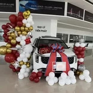 Kia Cà Mau - Khách hàng tham khảo xe thực tế tại Thới Bình.